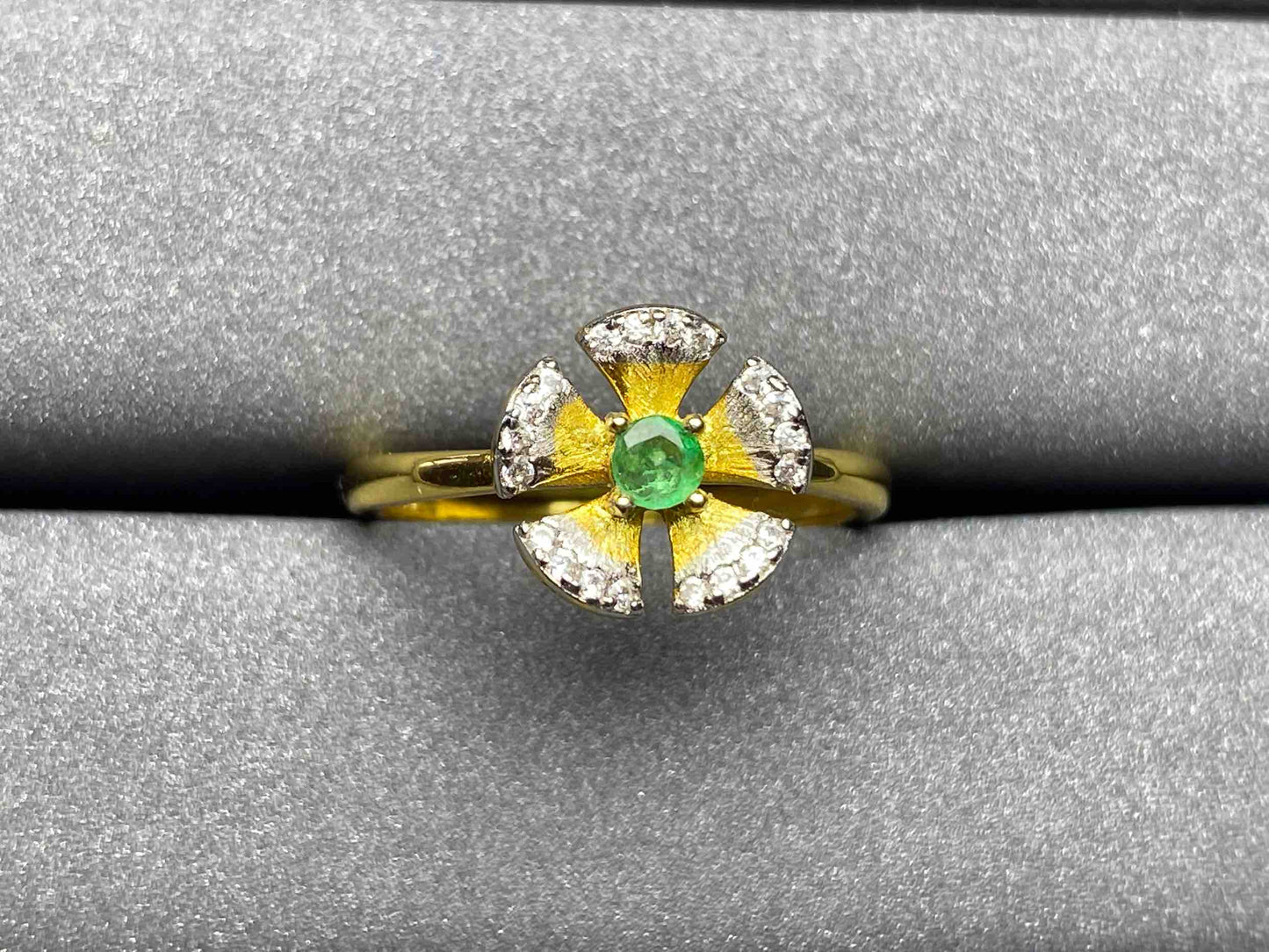 A271 Emerald Ring
