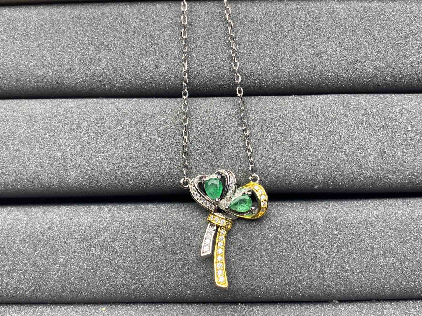 A28 Emerald Necklace