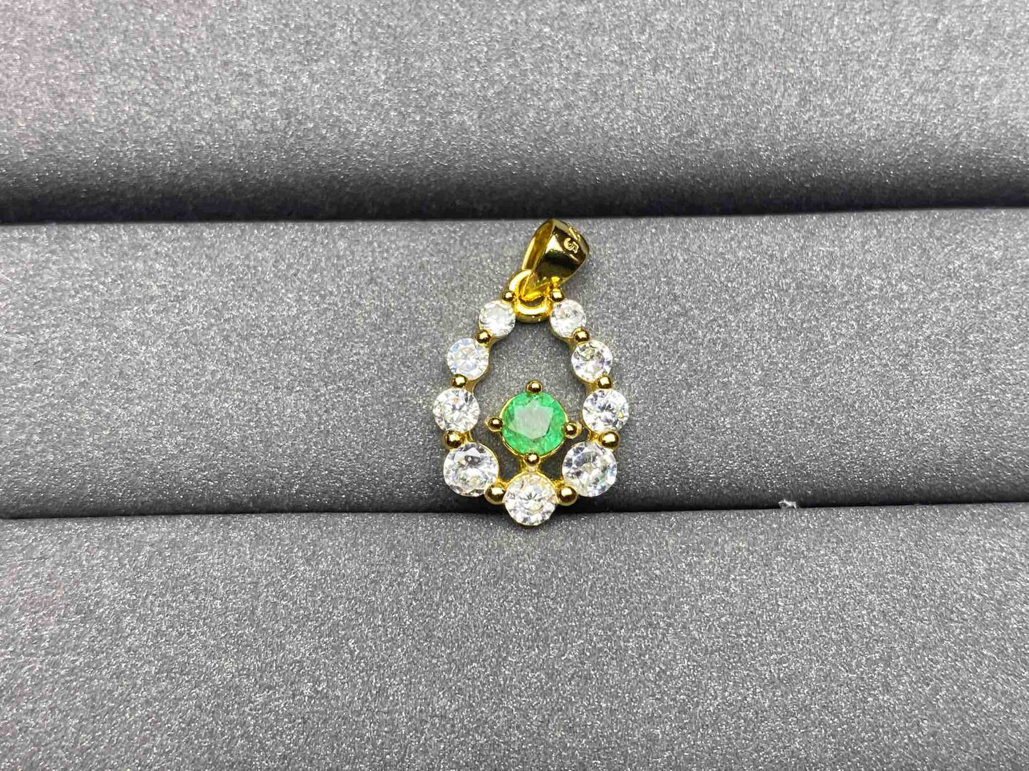 A283 Emerald Pendant