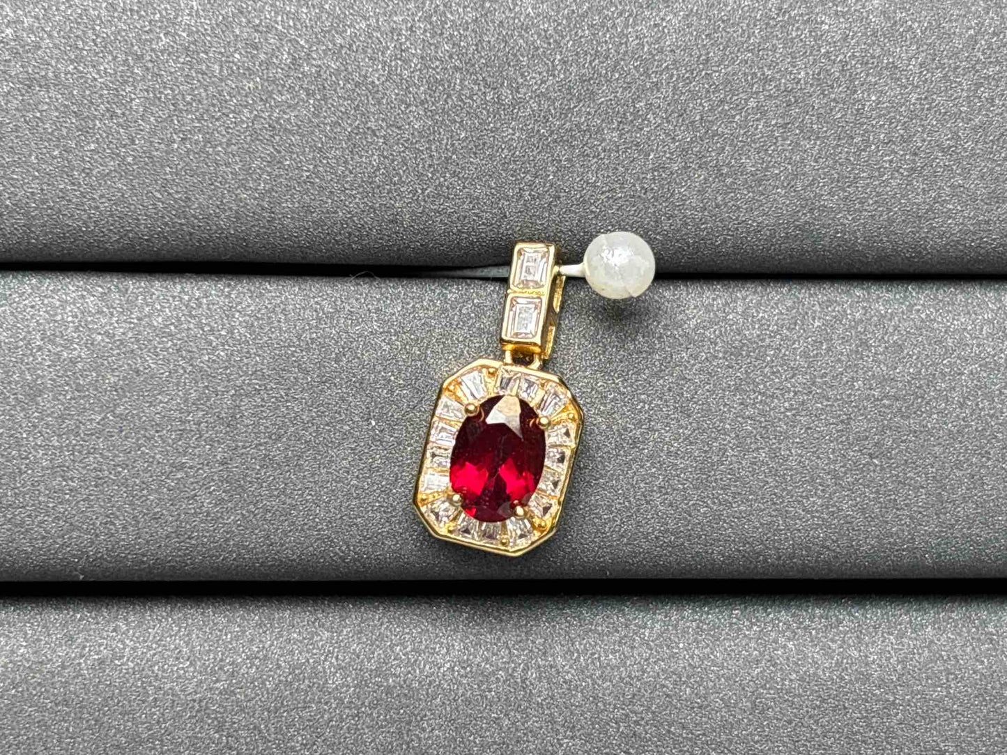 A2880 Topaz Pendant