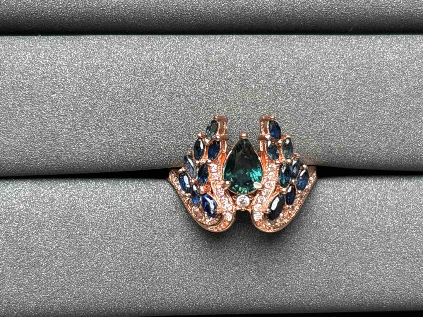 A2897 Teal Sapphire Ring