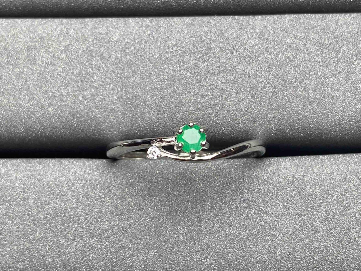 A294 Emerald Ring