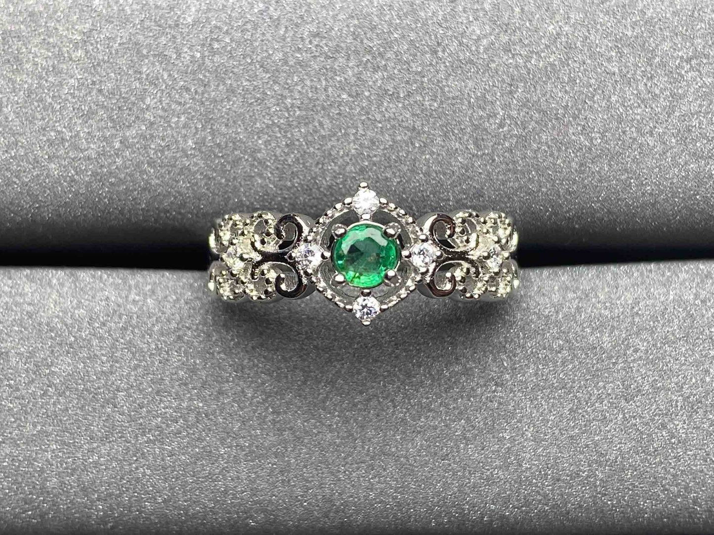 A301 Emerald Ring