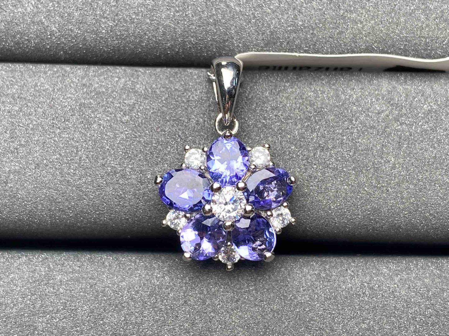 A3095 Tanzanite Pendant