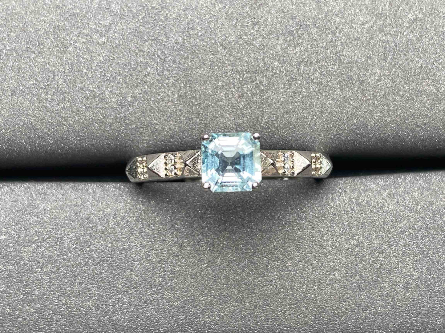 A3126 Aquamarine Ring