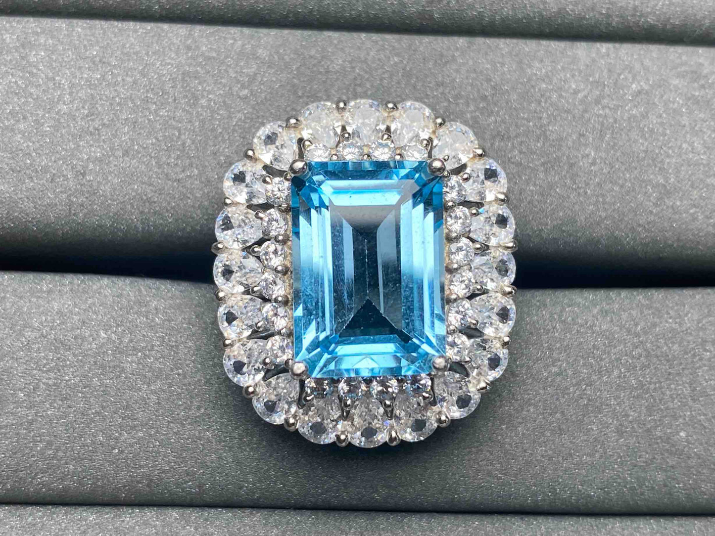 A3135 Topaz Ring