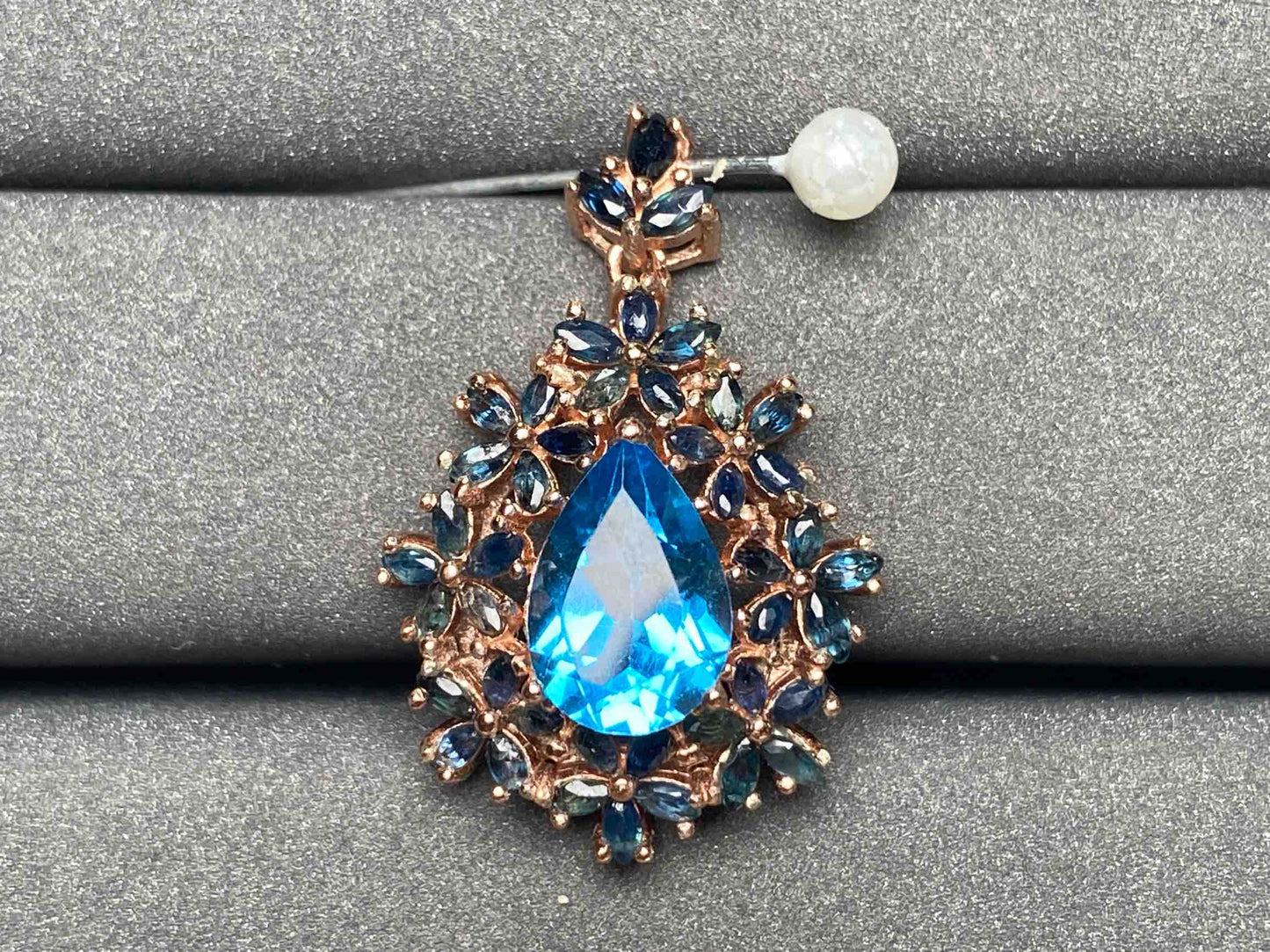 A3230 Topaz Pendant