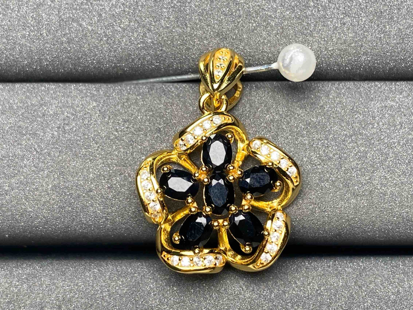 A3253 Spinel Pendant