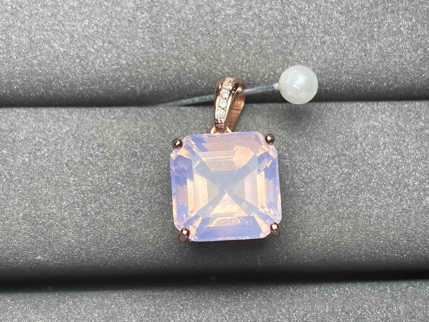A3328 LMQ Pendant