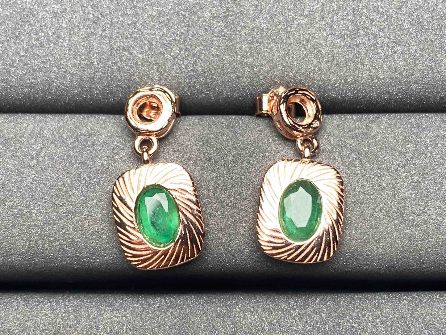 A3423 Emerald Earrings