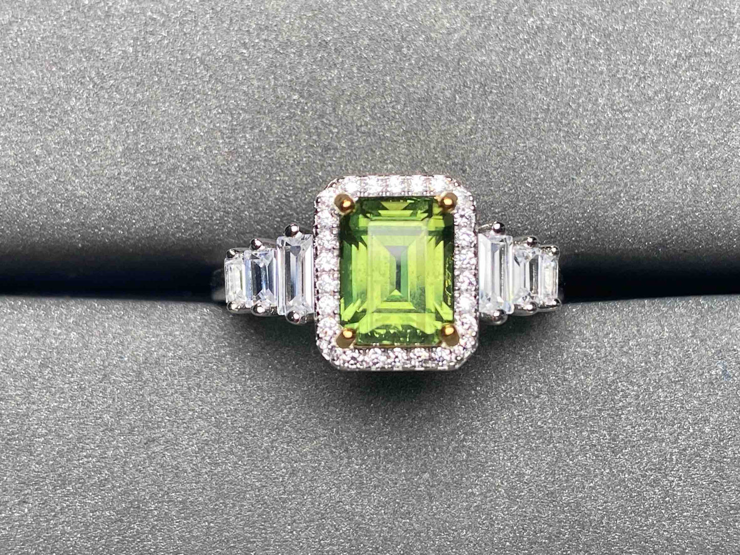 A3439 Green apatite Ring