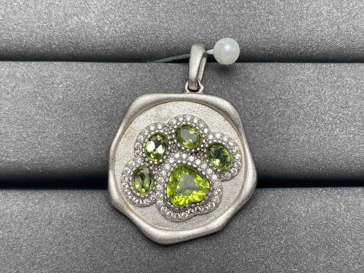 A3517 Peridot Pendant