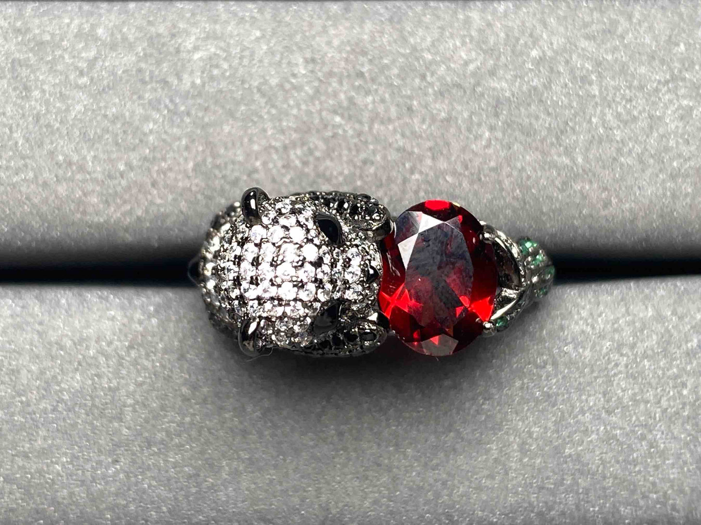 A3535 Garnet Ring