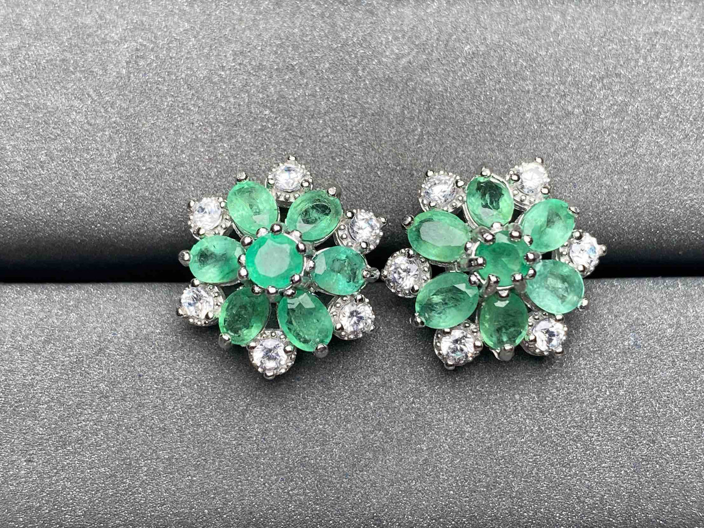 A3554 Emerald Earrings