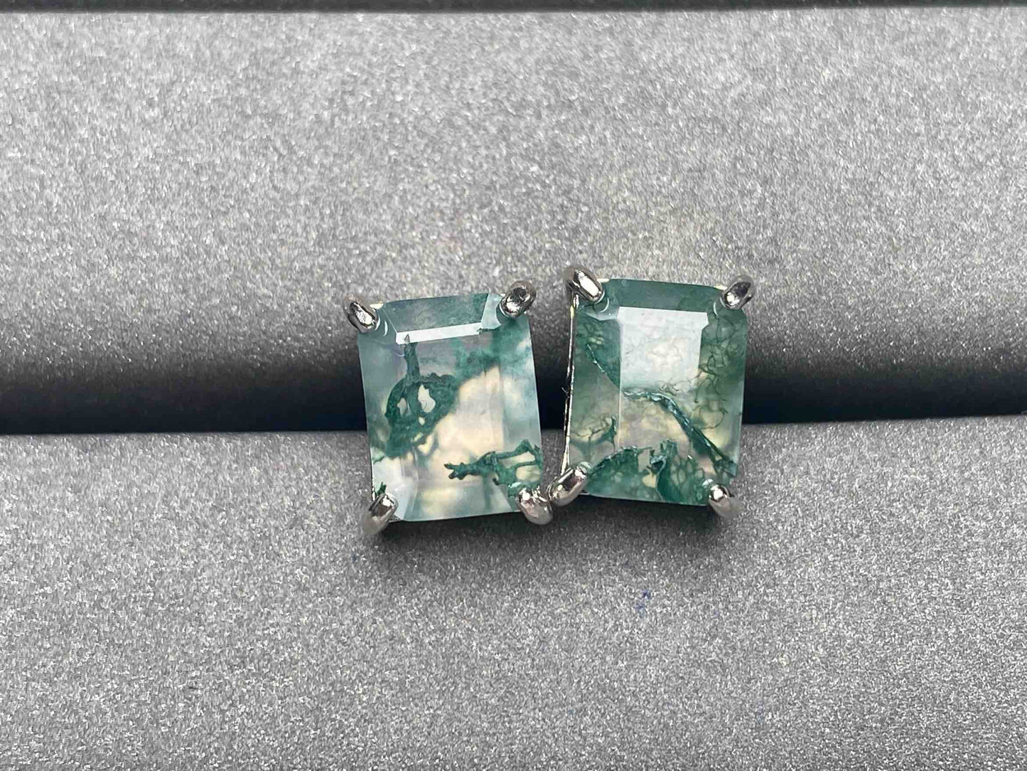 A3625 Moss Agate Earrings