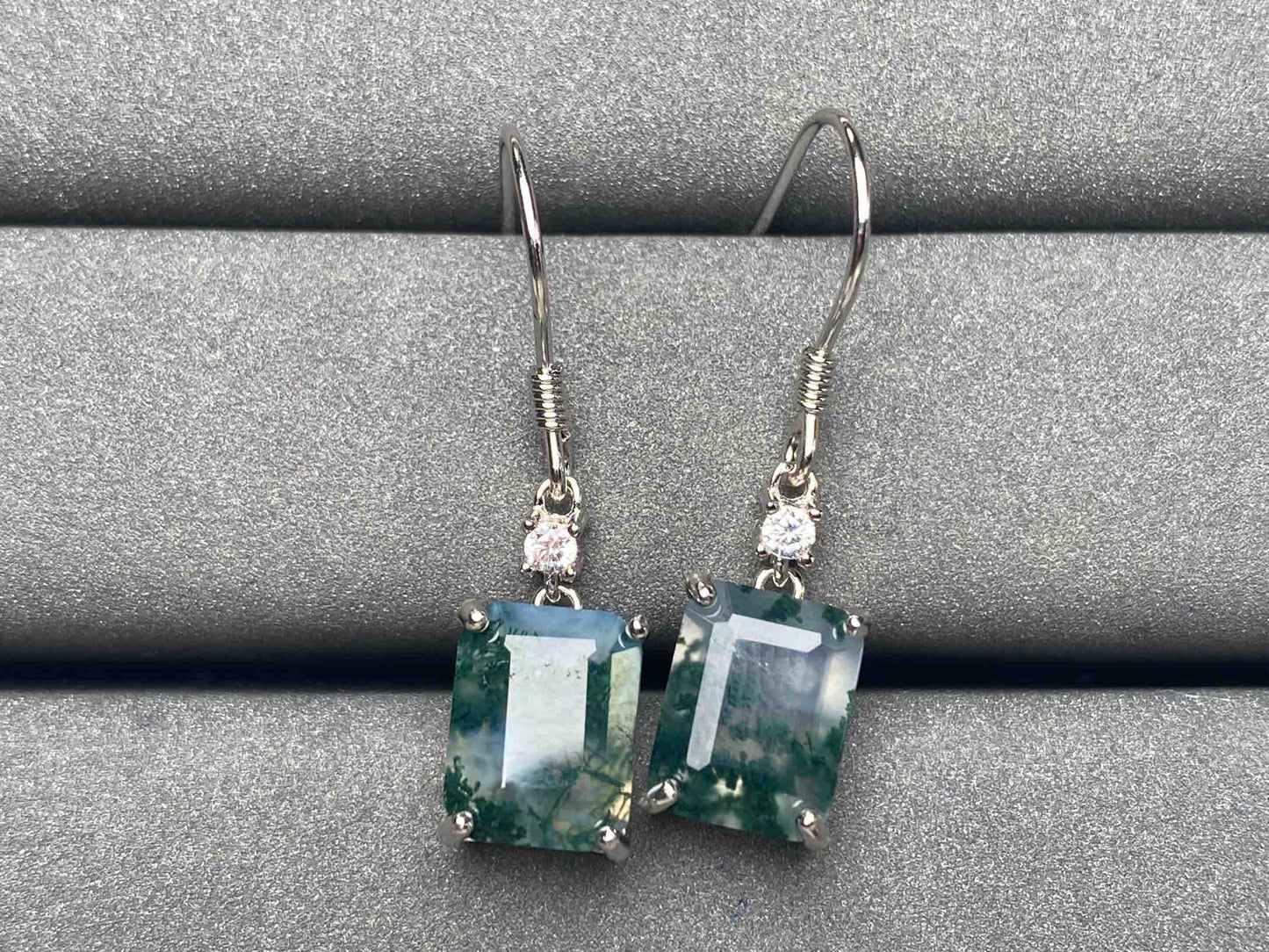 A3631 Moss Agate Earrings