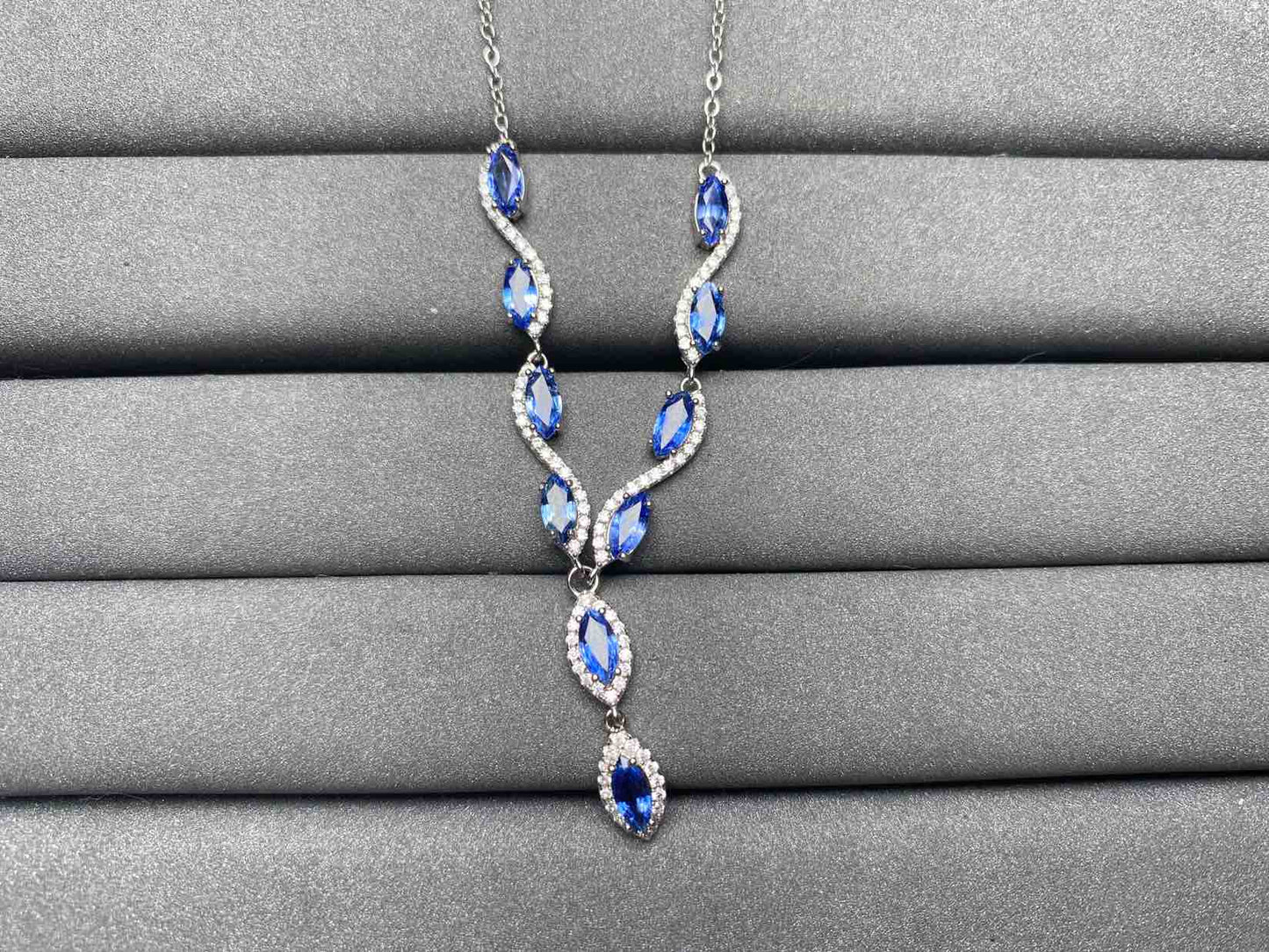 A3687 Cornflower Sapphire Necklace