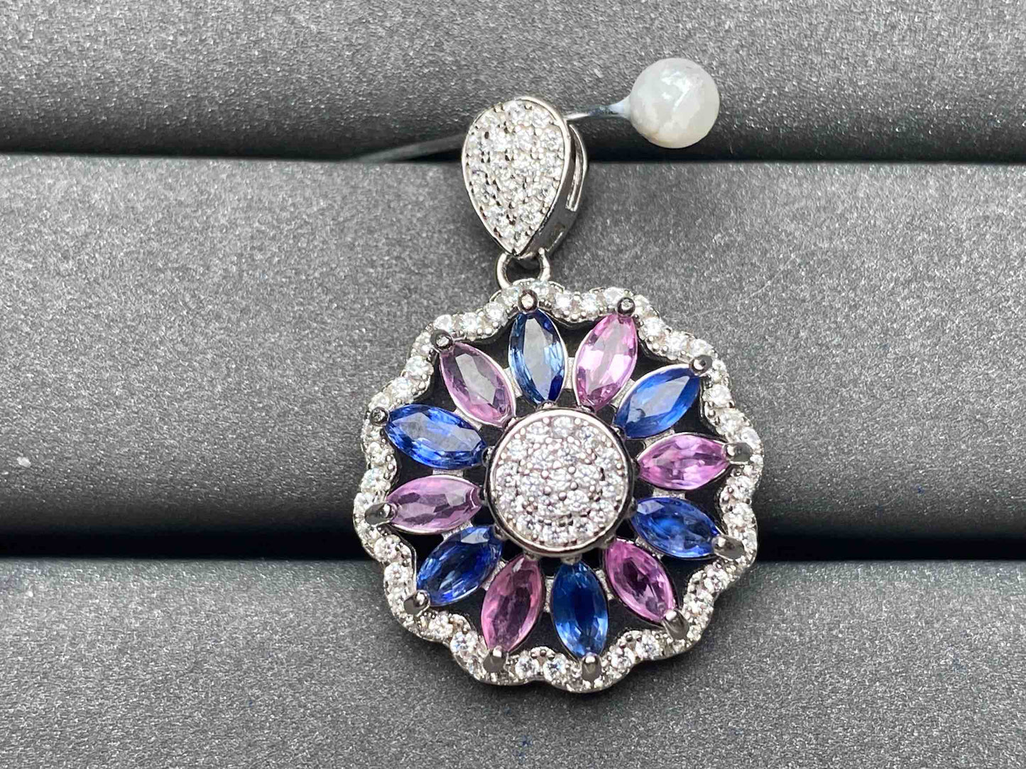 A3688 Cornflower Sapphire Pendant