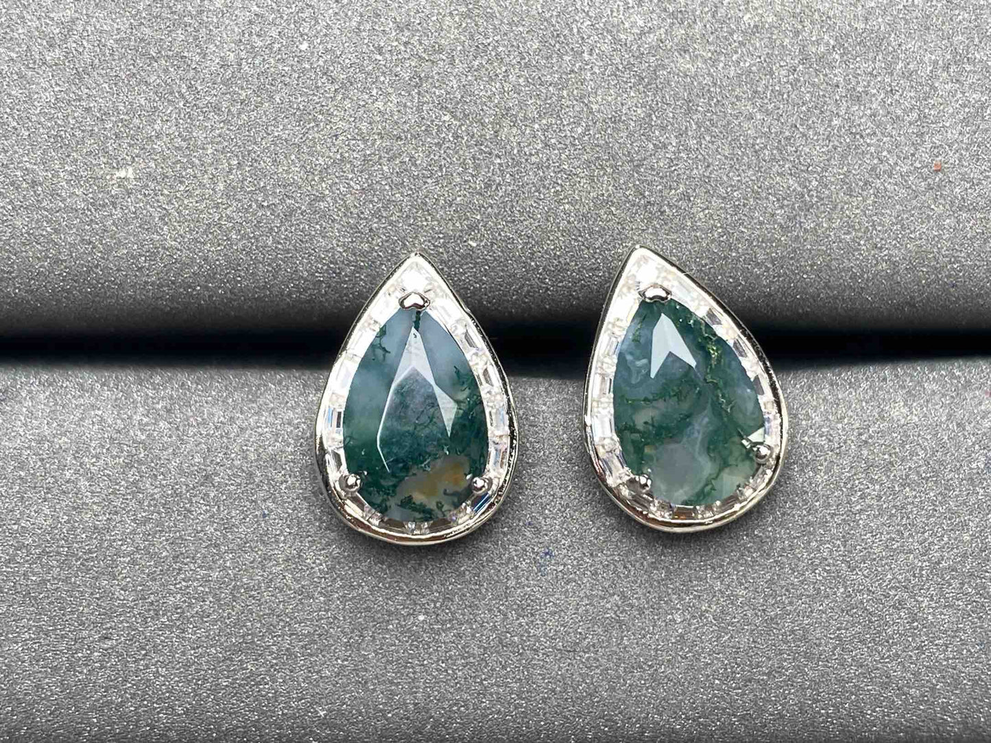 A3766 Moss Agate Earrings