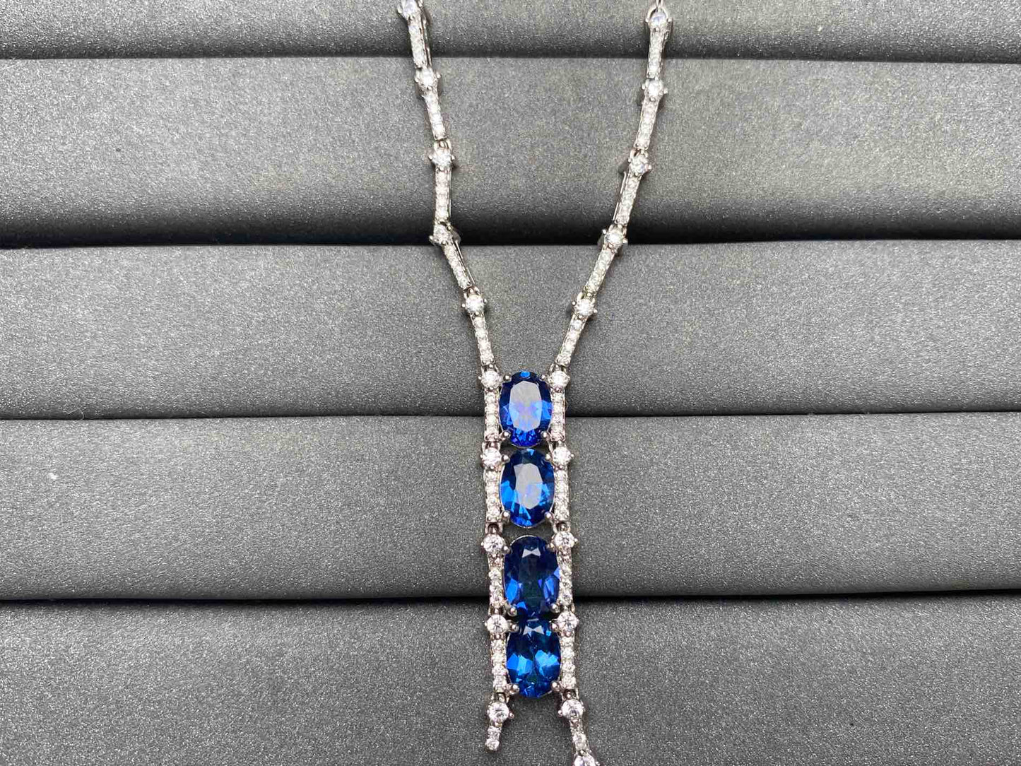 A3773 Topaz Necklace