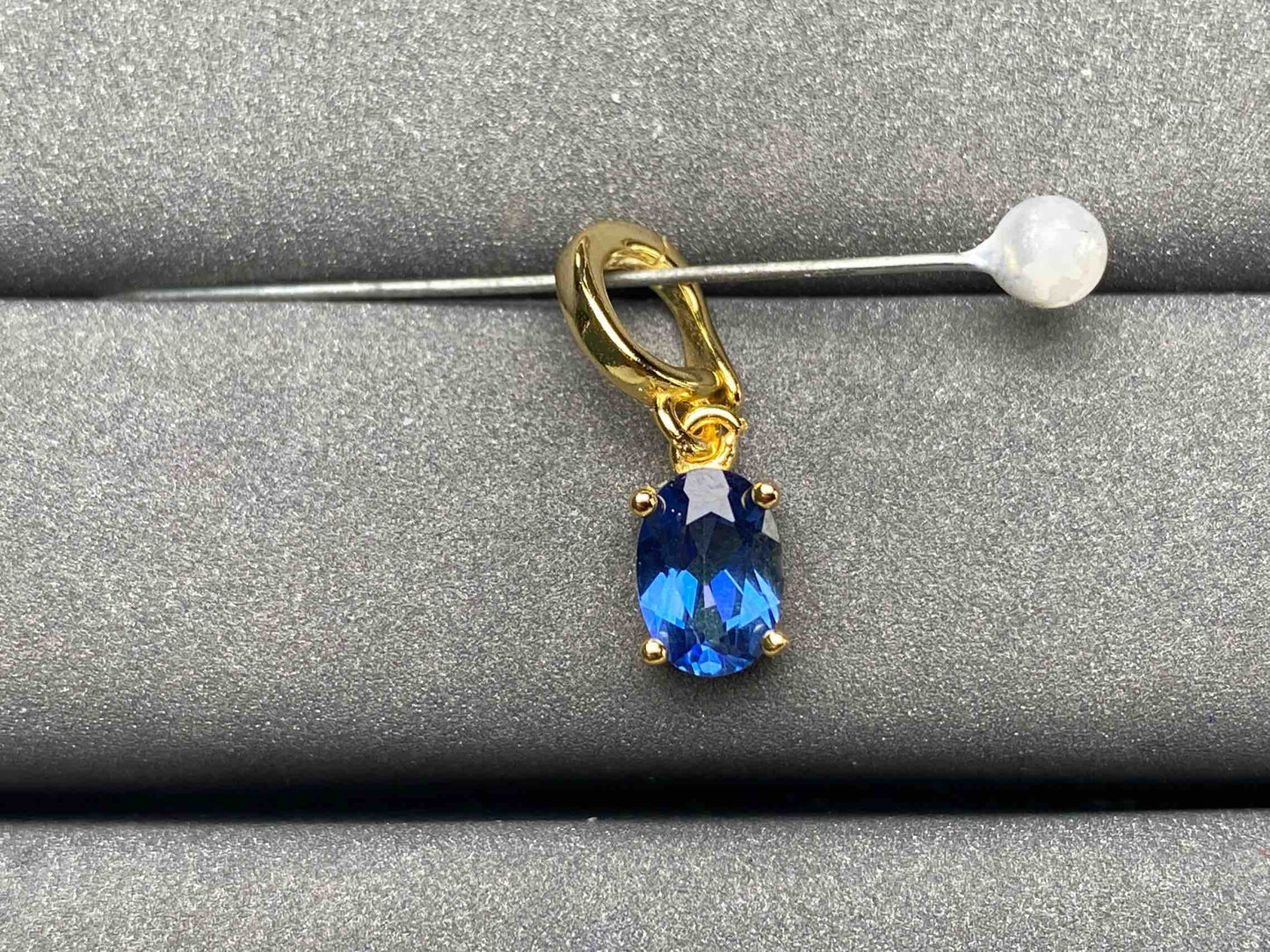 A3775 Topaz Pendant