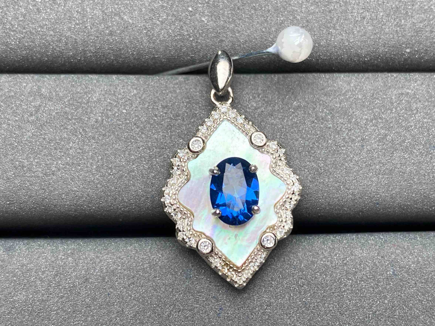 A3785 Topaz Pendant