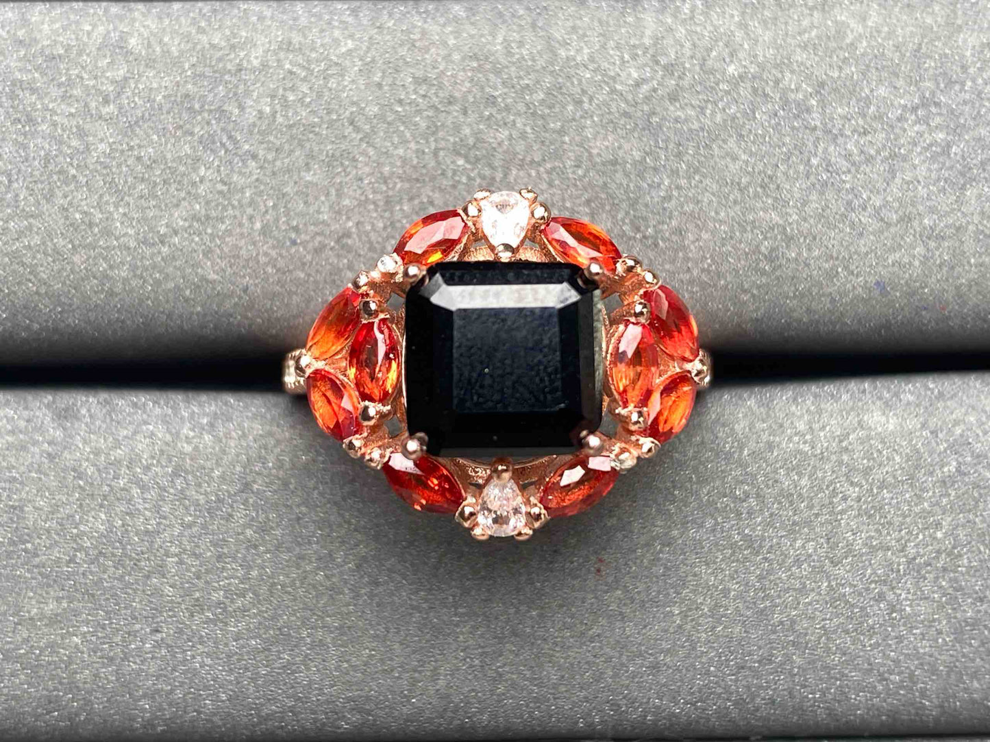 A3857 Spinel Ring