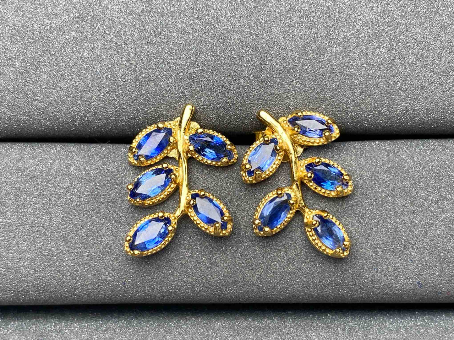 A3950 Sapphire Earrings