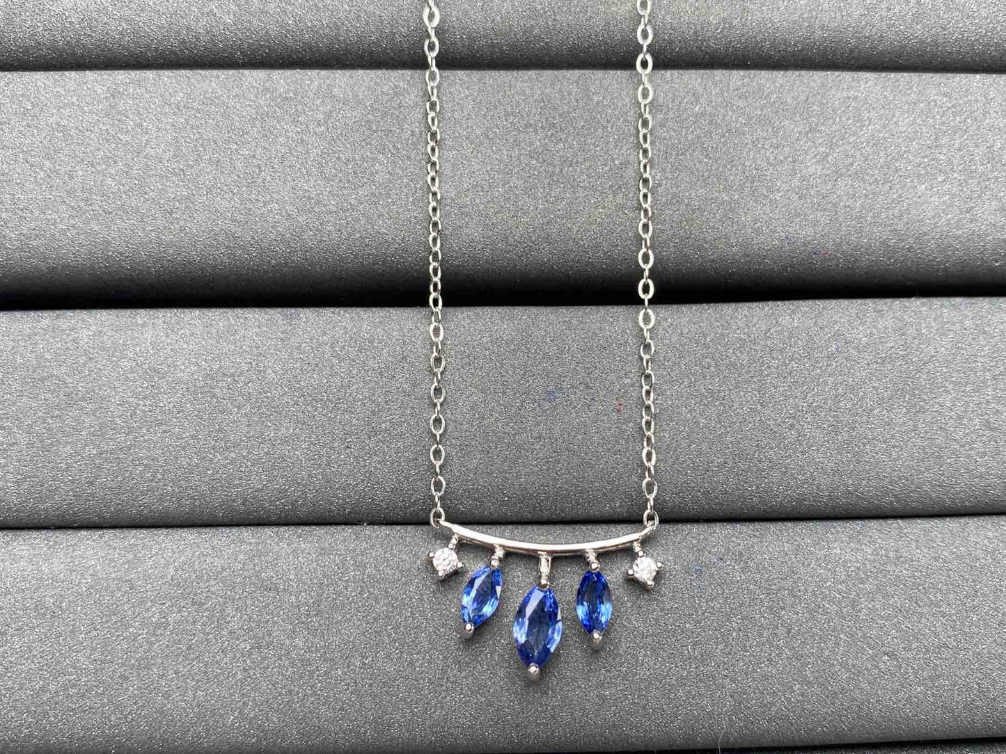 A3970 Blue Sapphire Necklace