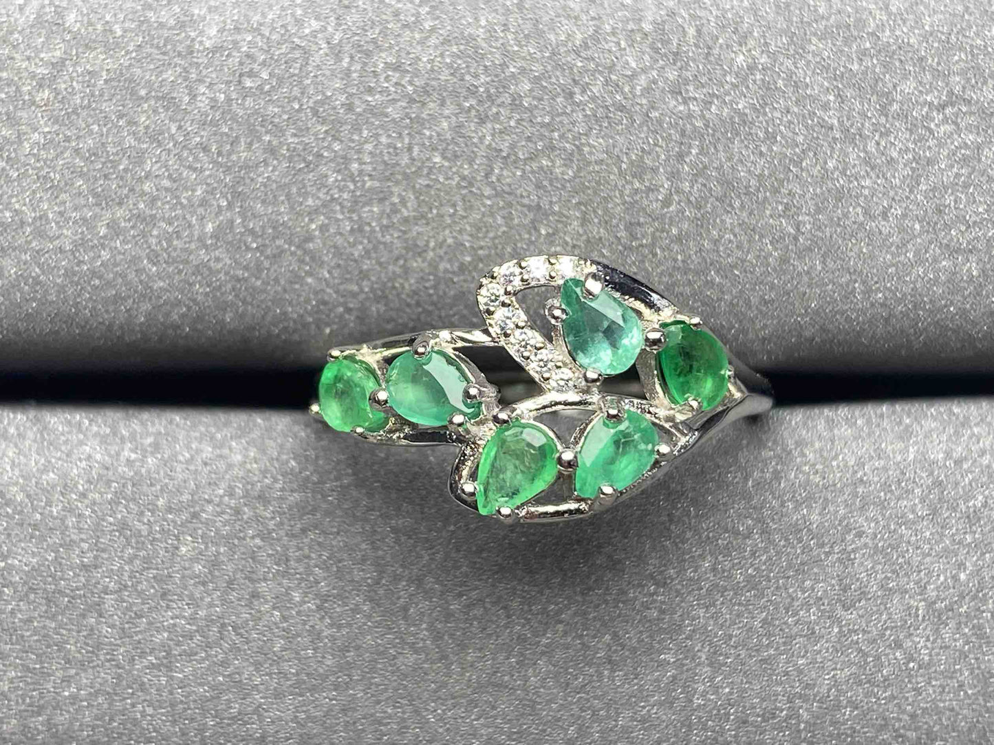 A42 Emerald Ring
