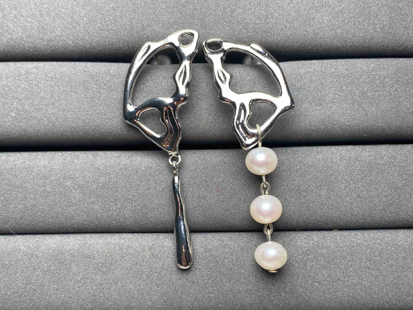 A4526 Prehnite Earrings
