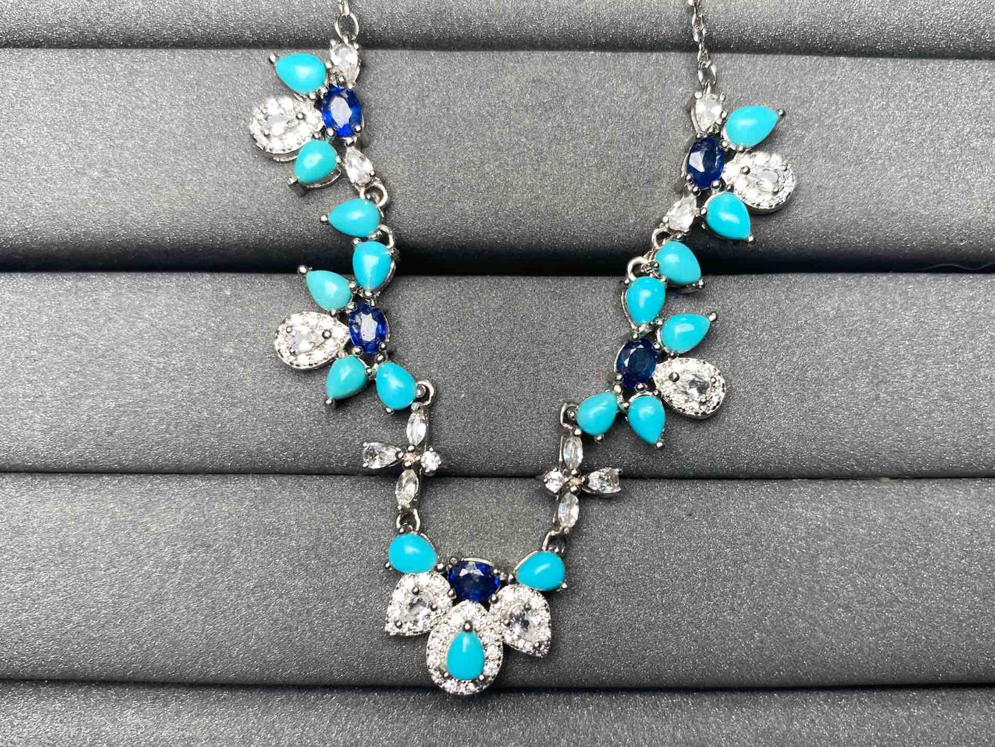 A4587 Blue Sapphire Necklace