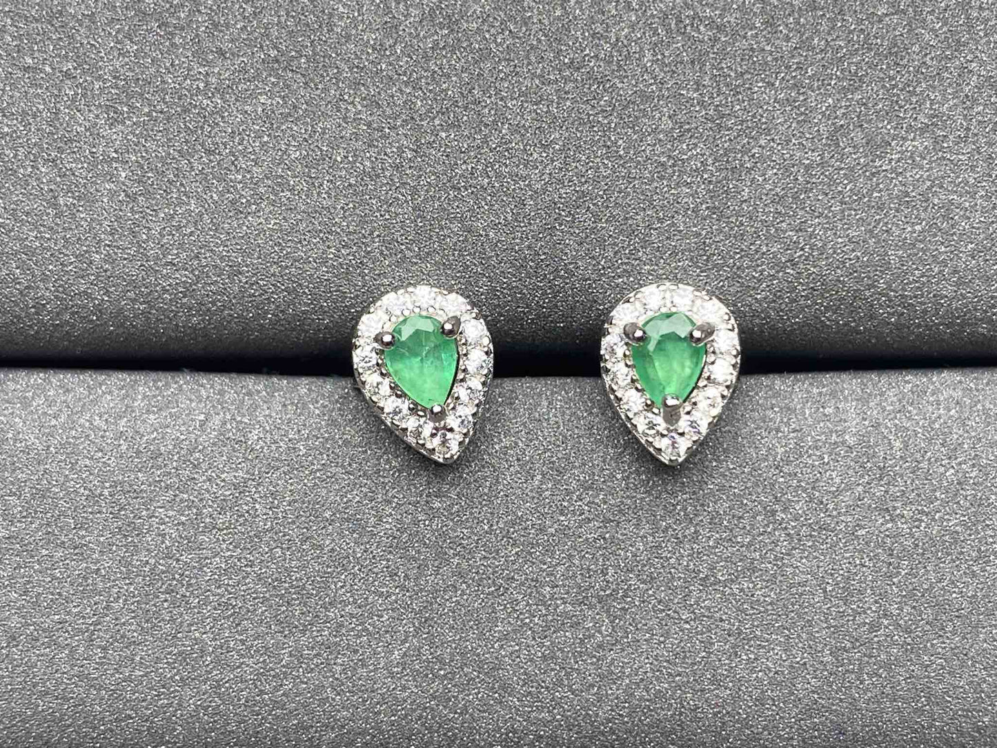 A46 Emerald Earrings