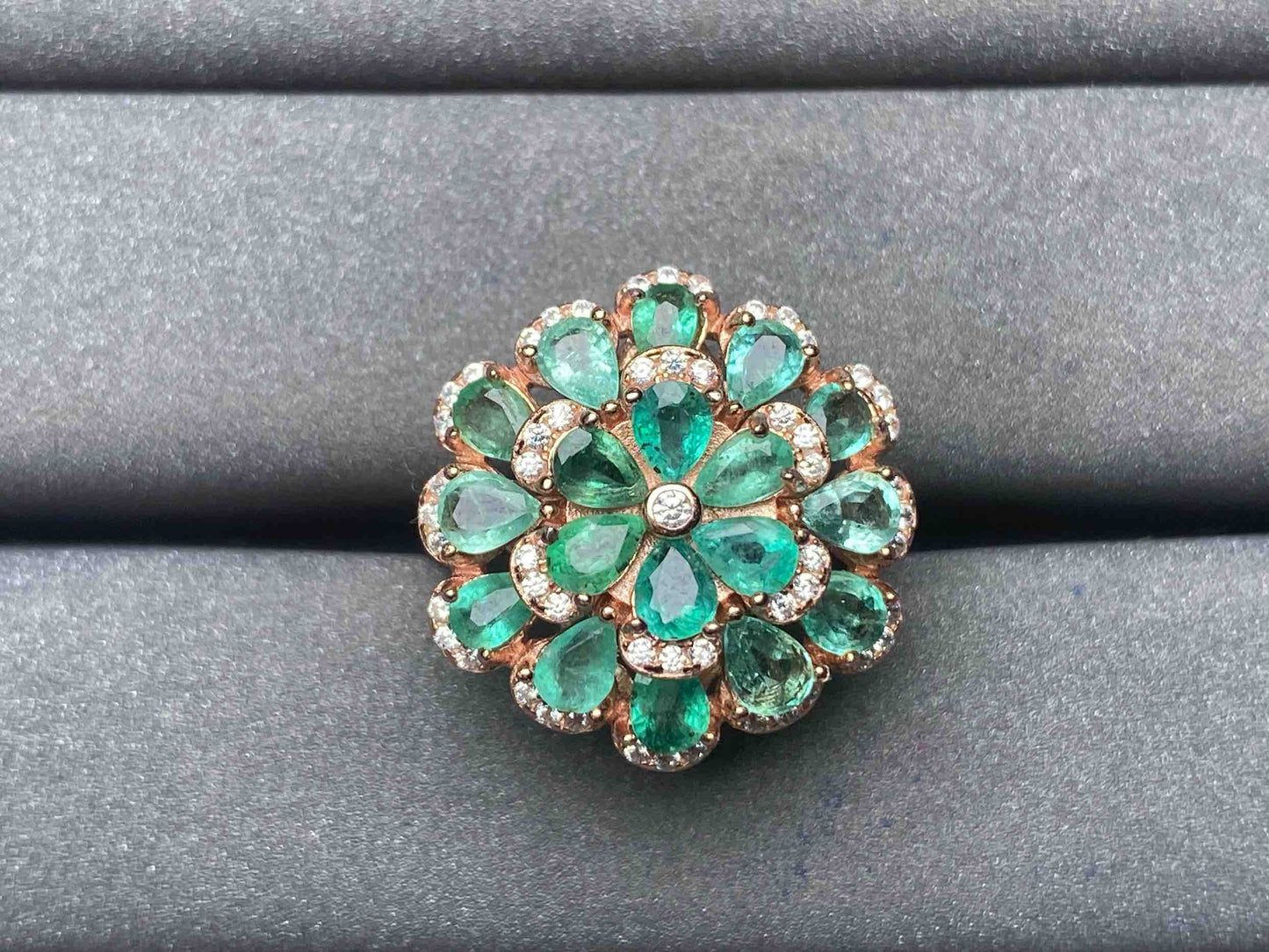 A4615 Emerald Ring
