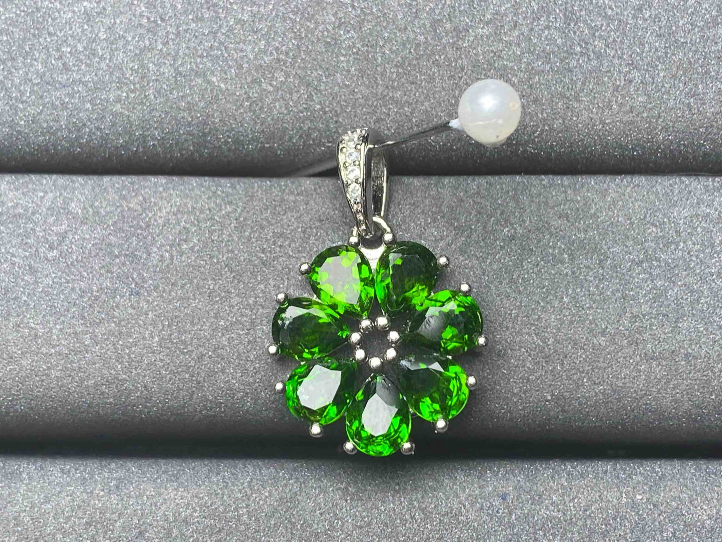 A4617 Diopside Pendant