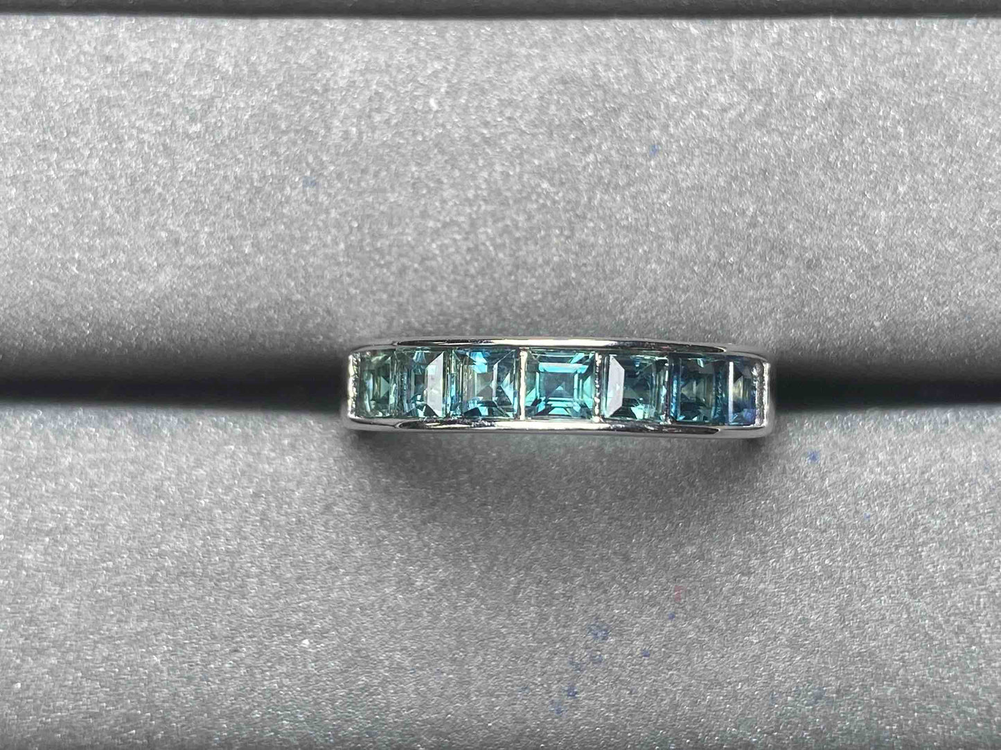 A4622 Teal Sapphire Ring