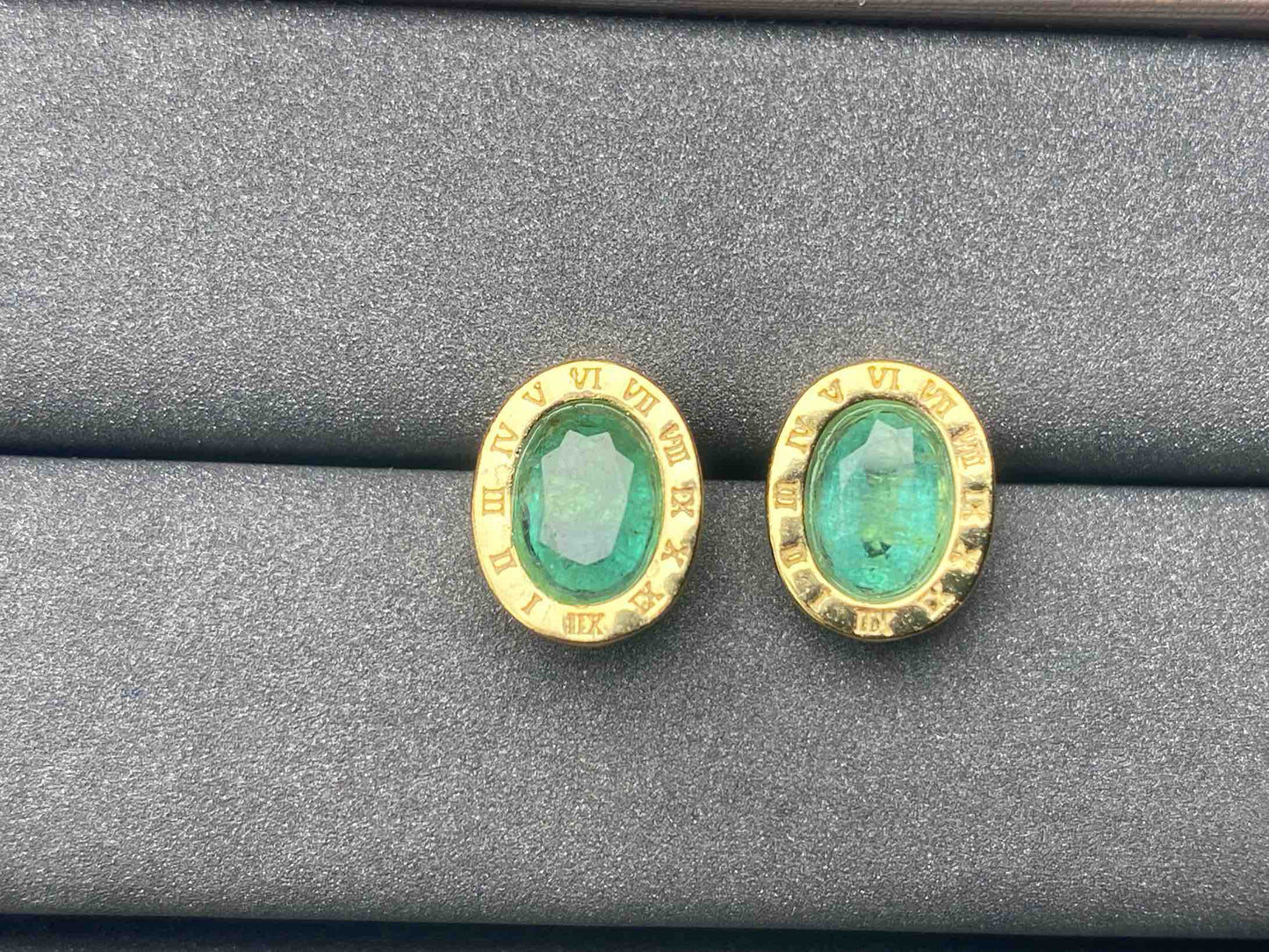 A4738 Emerald Earrings