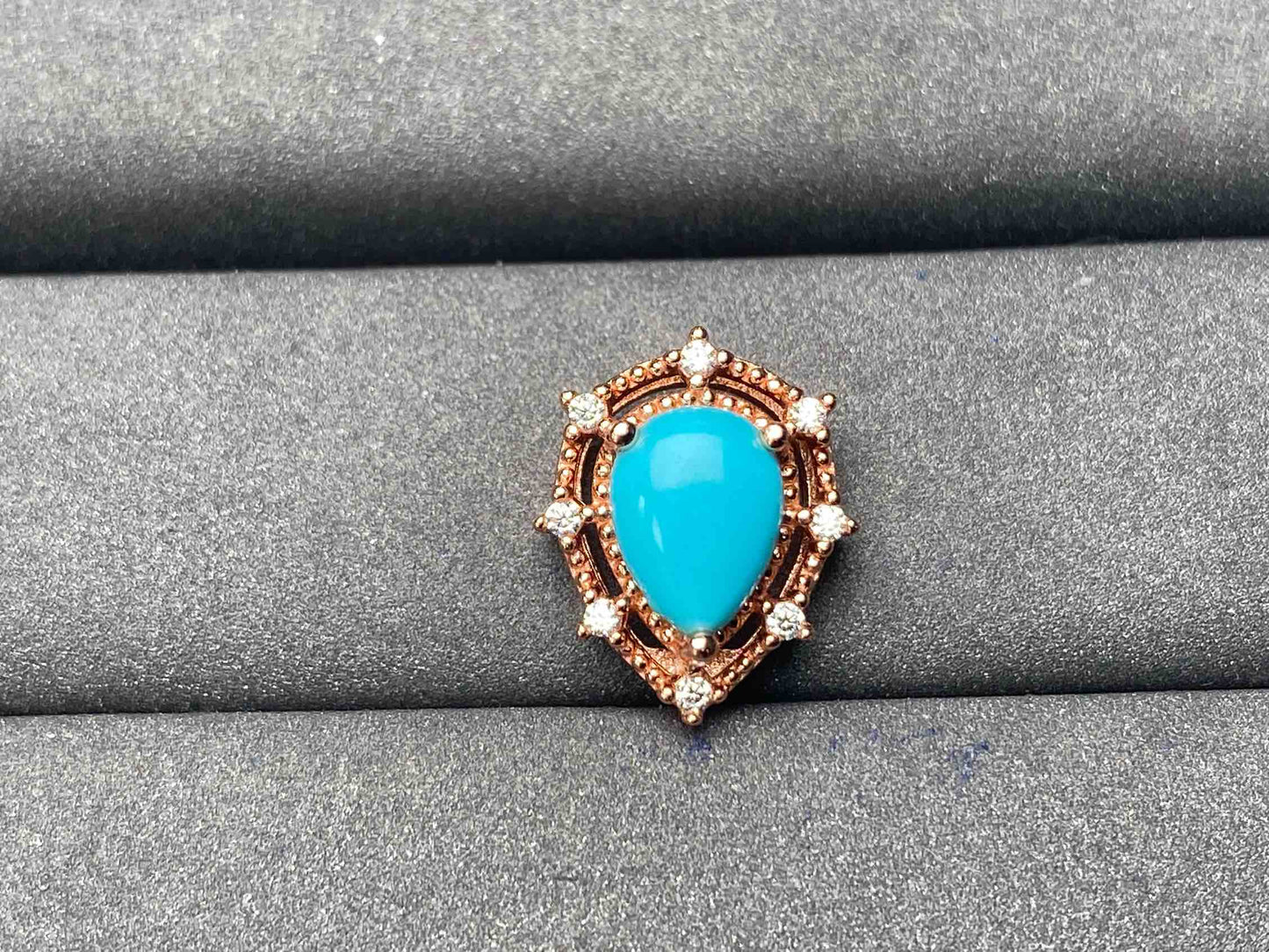 A4754 Turquoise Pendant