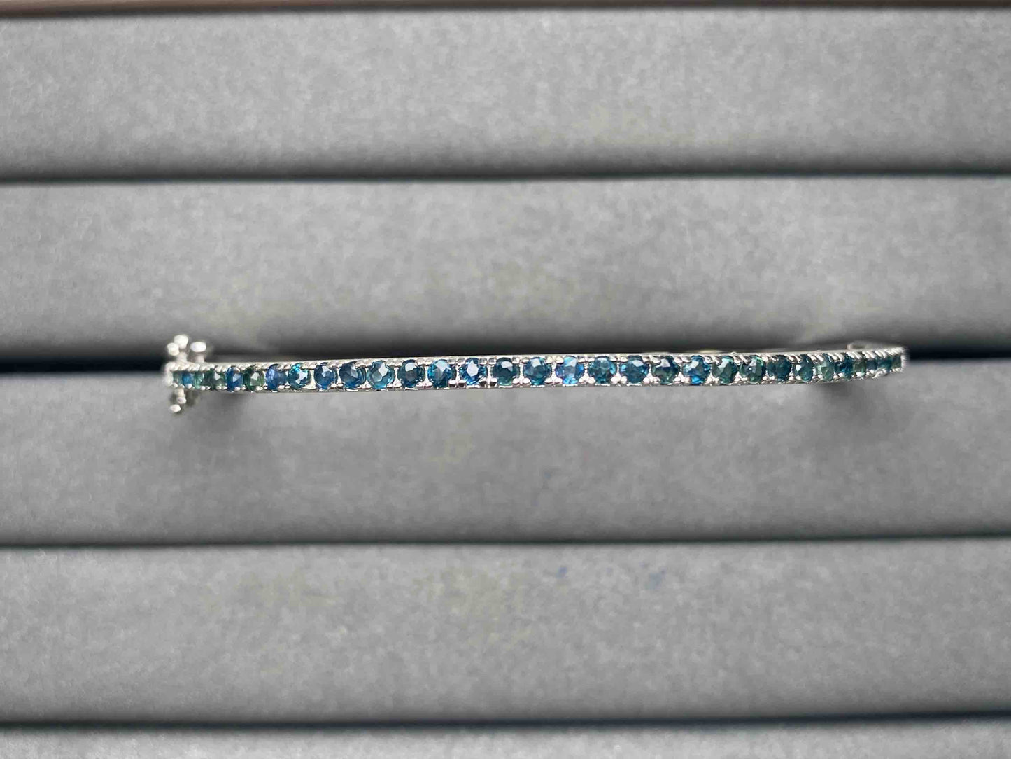 A4784 Teal Sapphire Bangle