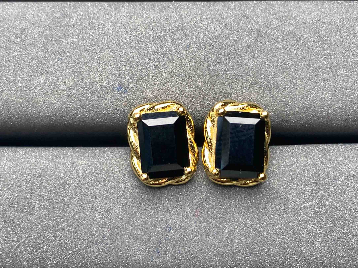 A5053 Spinel Earrings
