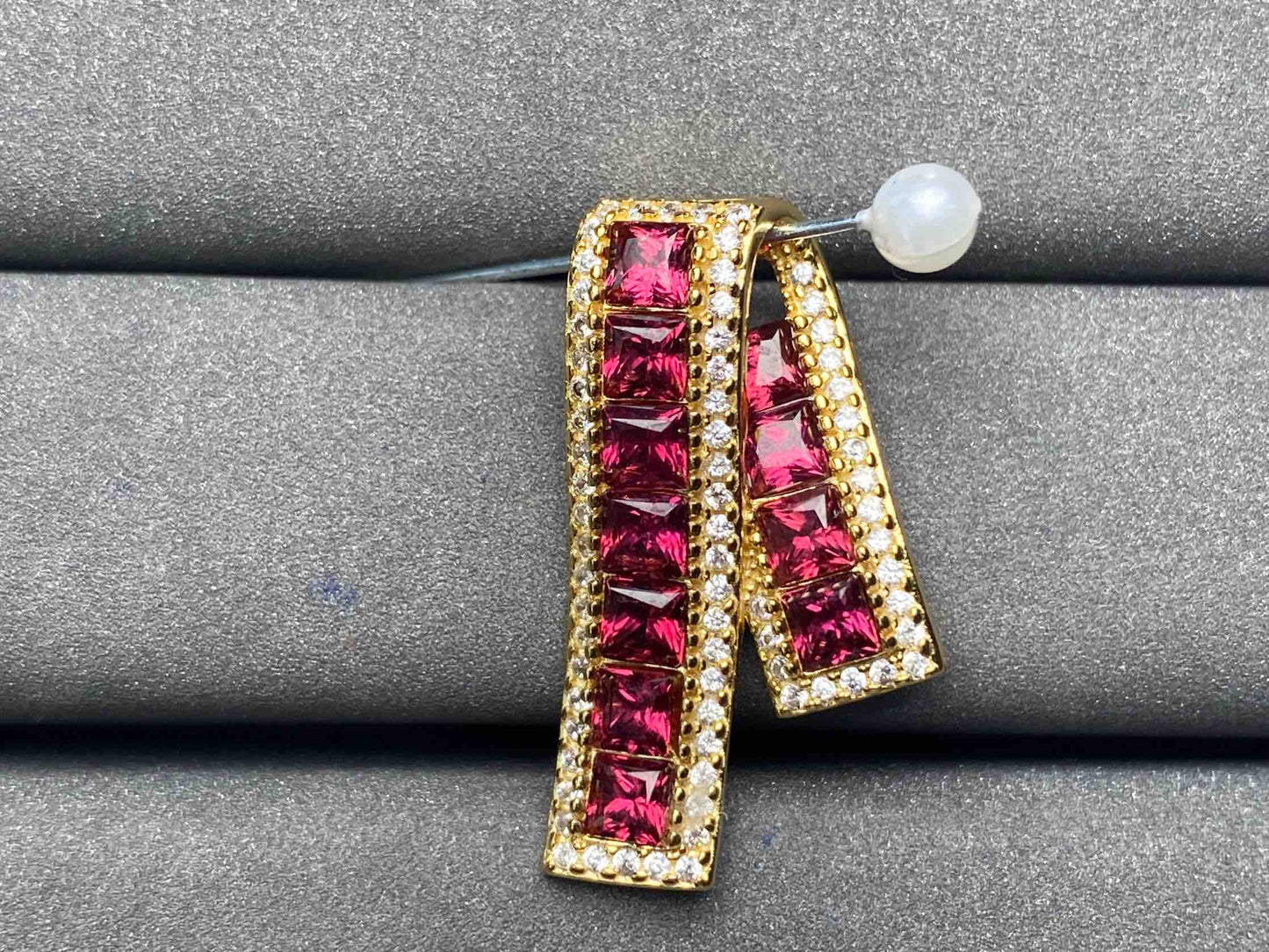 A5054 Garnet Pendant