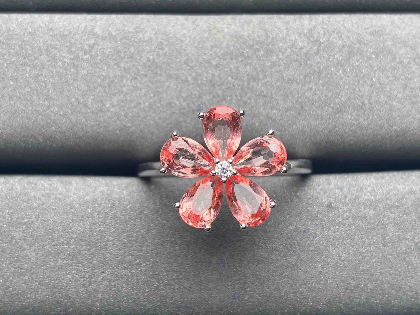A5257 Lotus topaz Ring