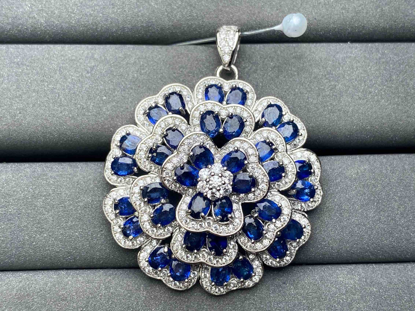 A5375 Blue Sapphire Pendant