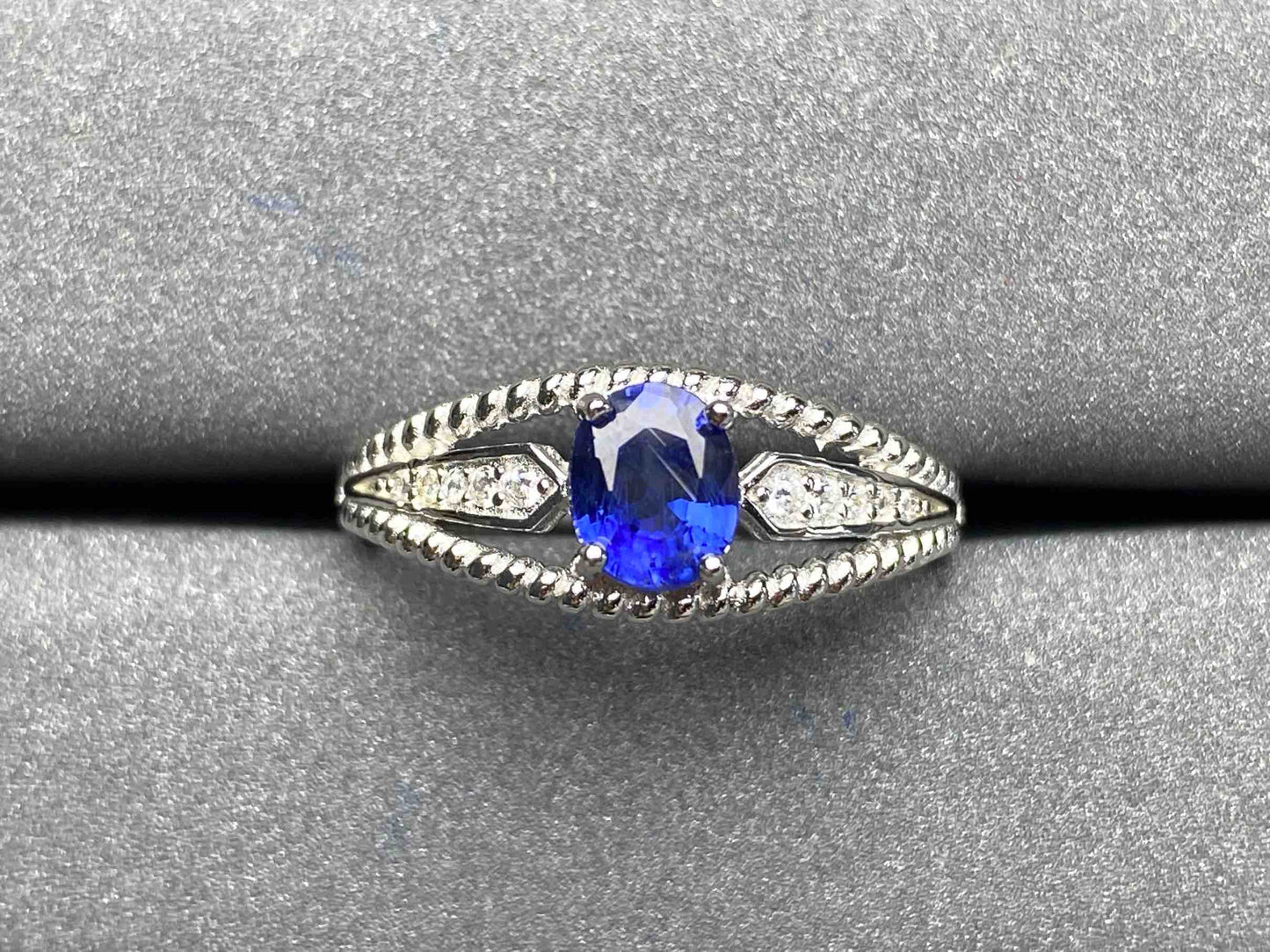 A542 Blue Sapphire Ring