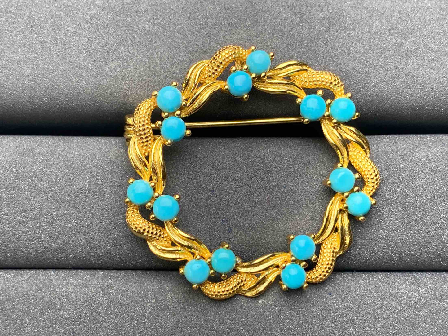 A5432 Turquoise brooch