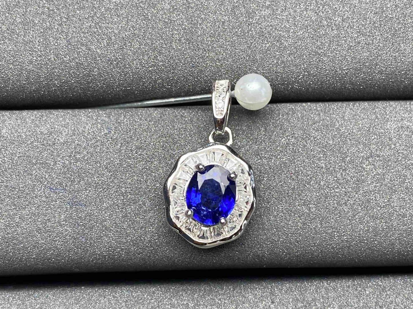 A547 Blue Sapphire Pendant