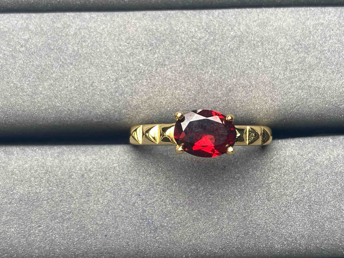 A5551 Garnet Ring