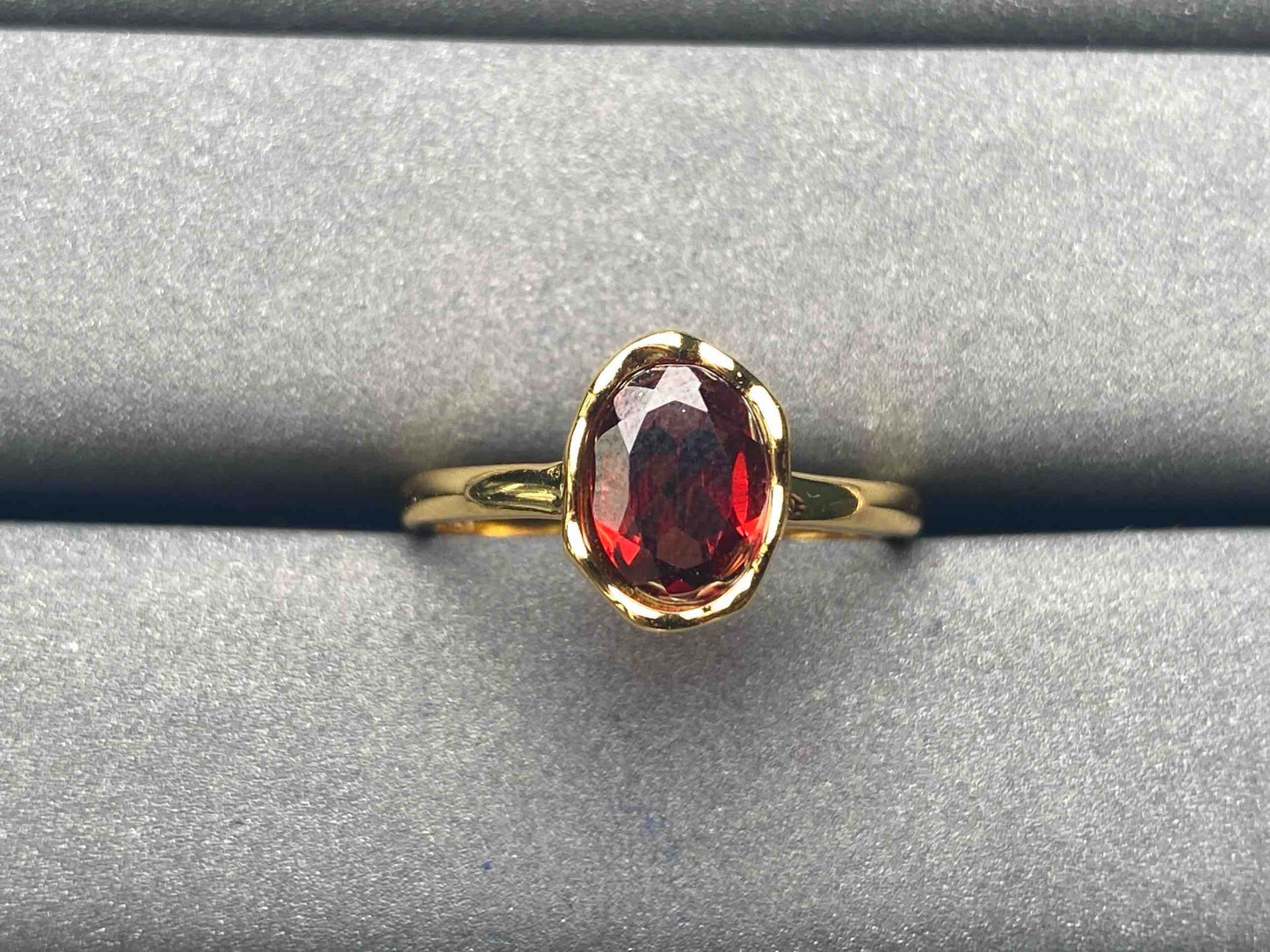 A5552 Garnet Ring