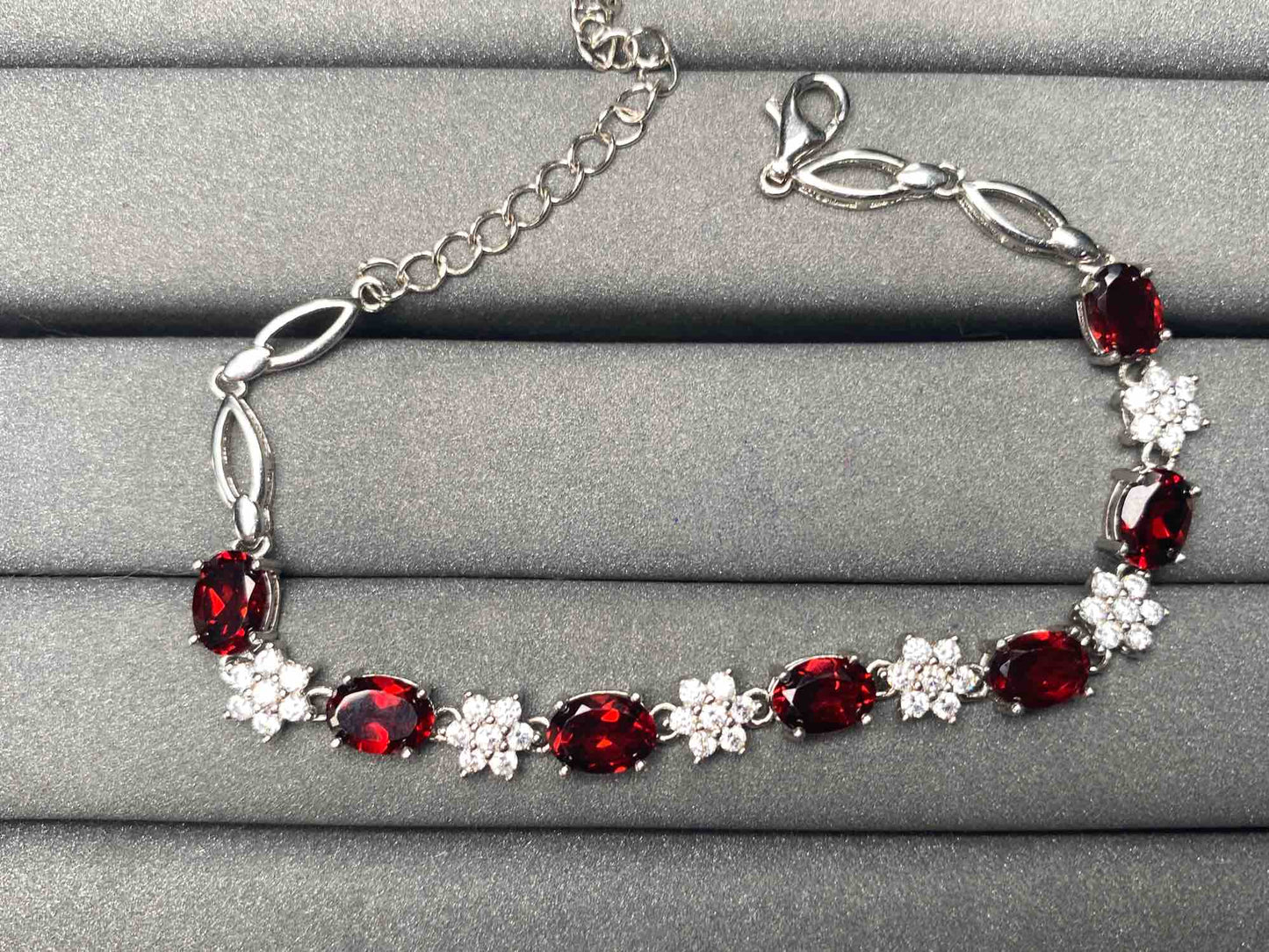 A5577 Garnet Bracelet
