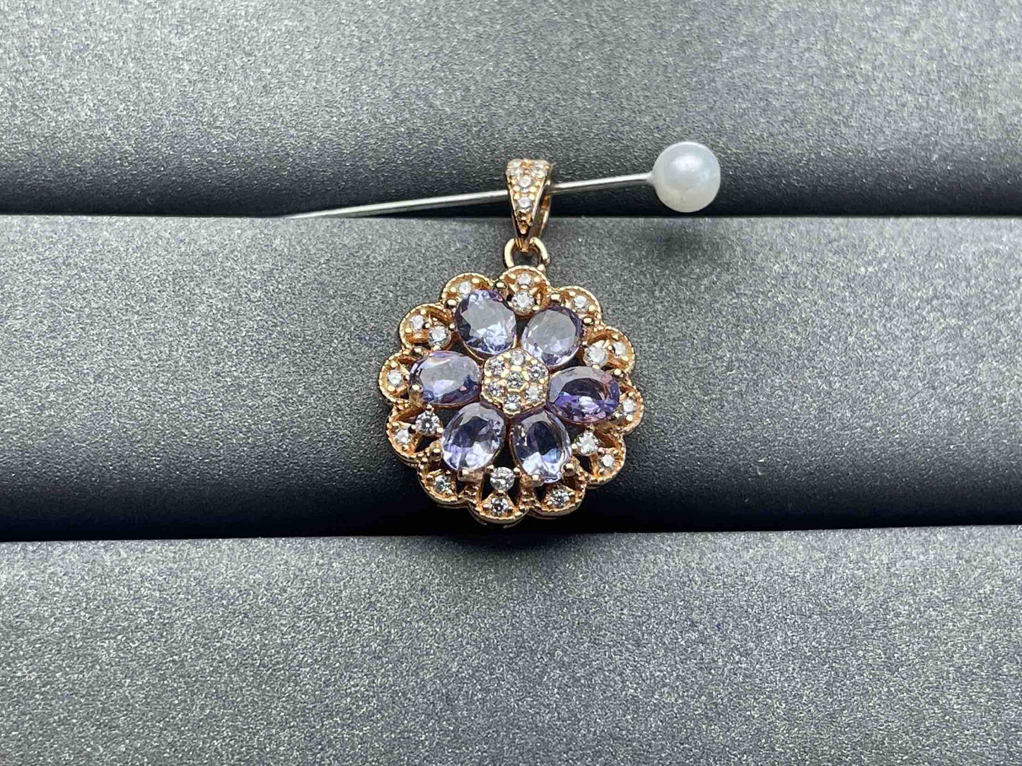 A561 Tanzanite Pendant